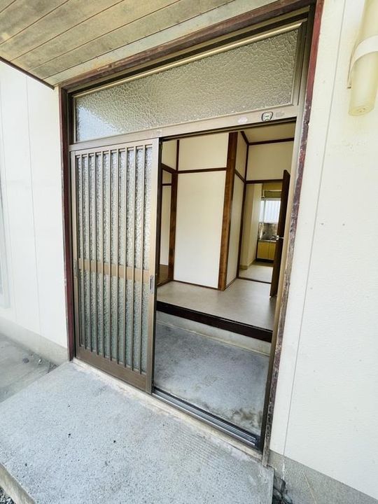 千葉県君津市西坂田1(一戸建)の賃貸物件の玄関