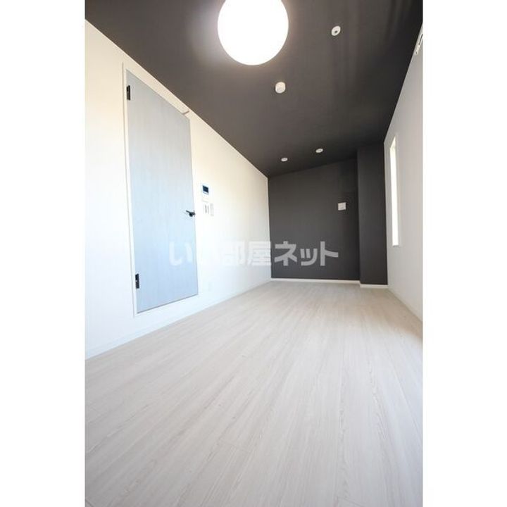 エヌエムキャトフヴァンの居間