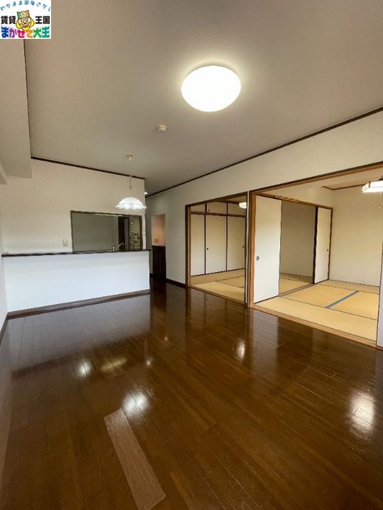 長崎県長崎市川平町(マンション)の賃貸物件の居間