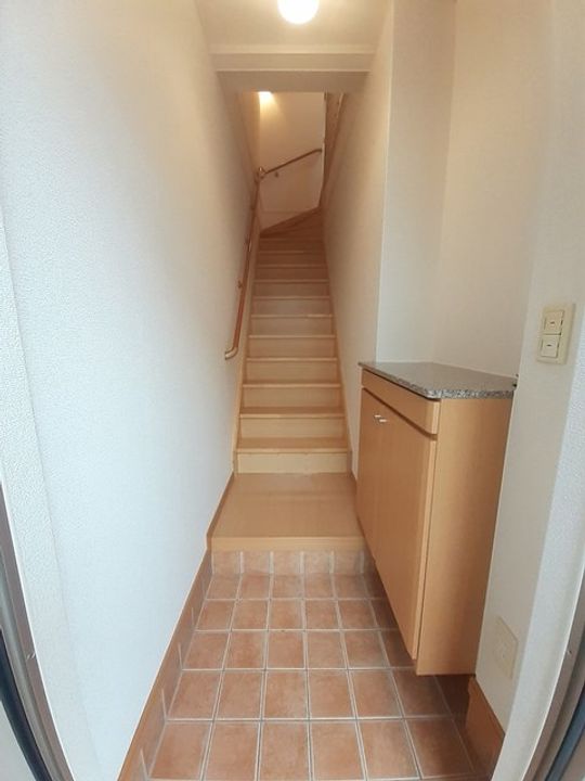 メリオル カザ Aの玄関