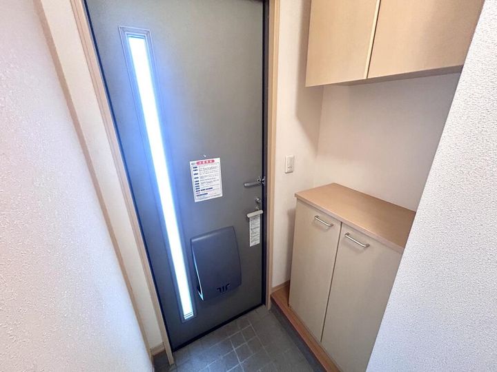 シャーメゾン・ウエストの玄関