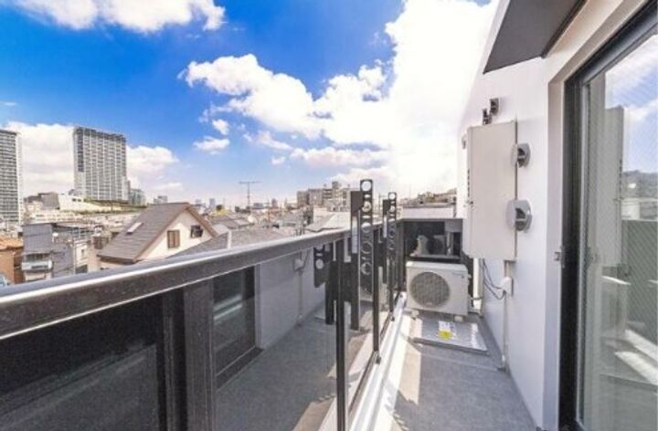 Reframe5 池尻大橋の内装