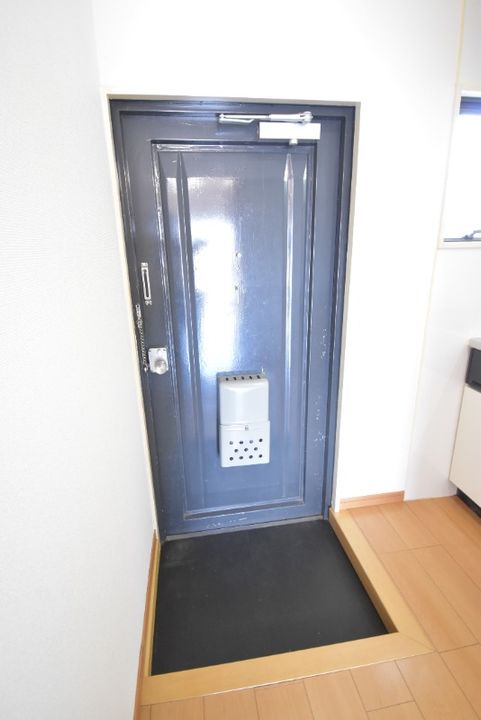 カーム郡元の玄関