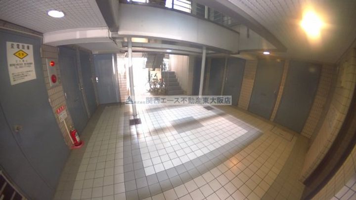 エアリーコート小阪の地図