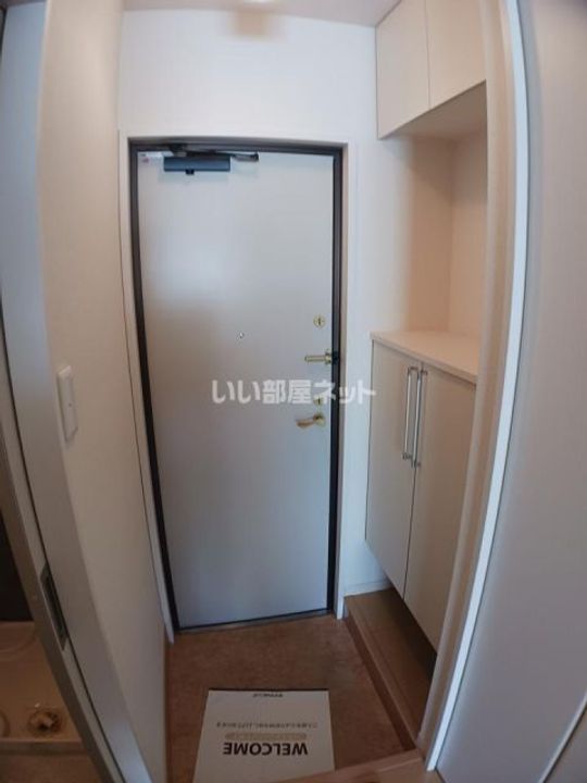 大阪府泉佐野市市場西1(アパート)の賃貸物件の玄関