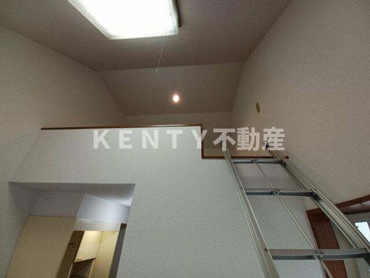 アンビションVIの居間