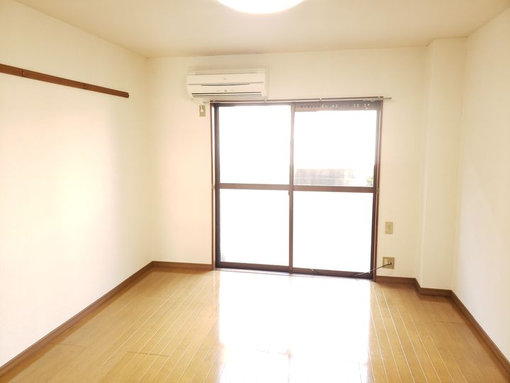 サングリッターの居間