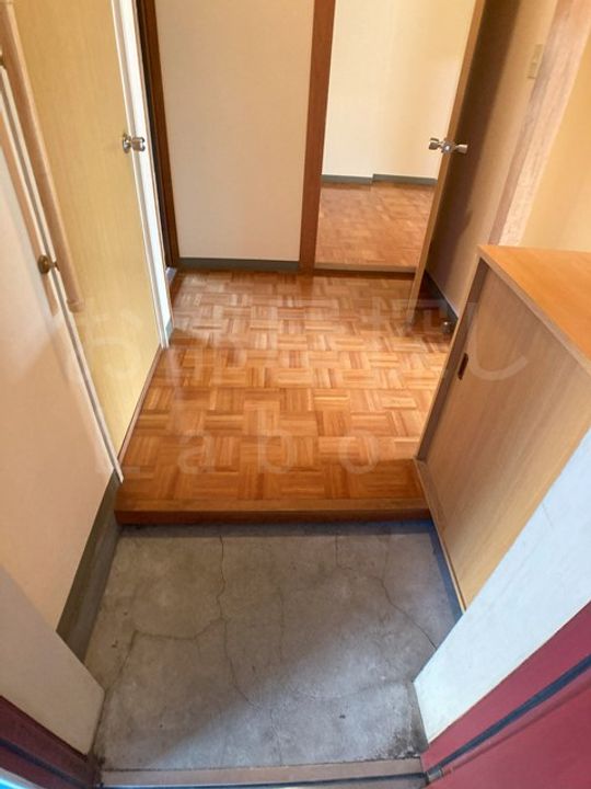 神奈川県小田原市東町2(マンション)の賃貸物件の玄関