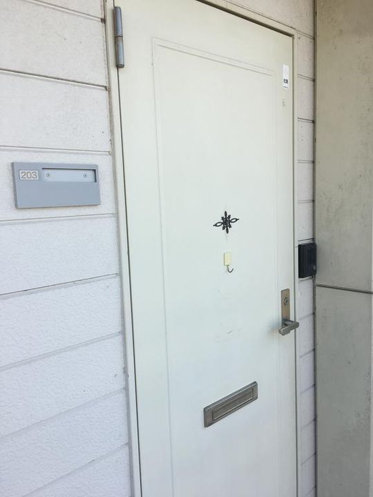 ニューアネックスC棟の玄関