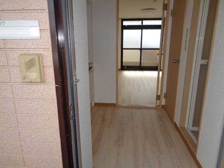 レストクラストの玄関