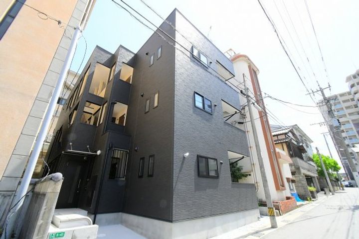 レヴァレント黒崎の外観