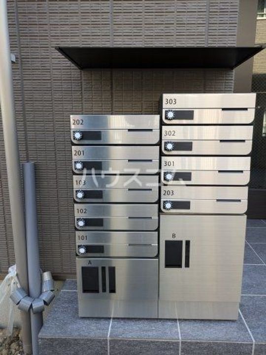 横浜元町ガーデン光國の地図