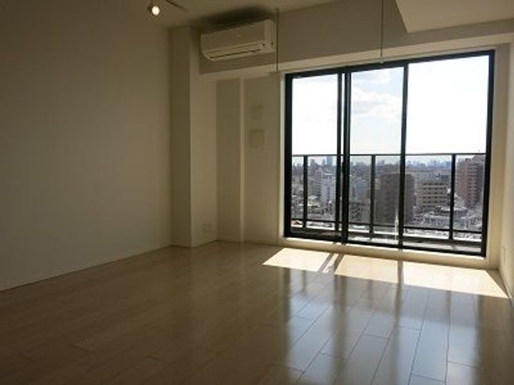 ステイシス町屋の居間