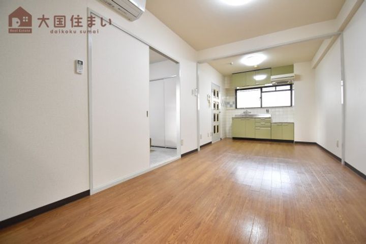 ビジタル恵美須8の居間