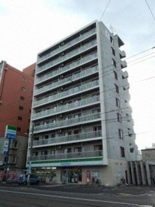 グランカーサ南11条の外観