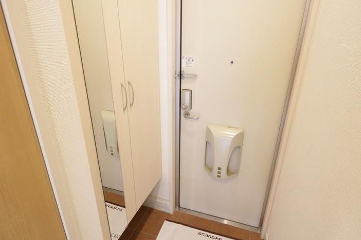 メゾンT&Kの玄関