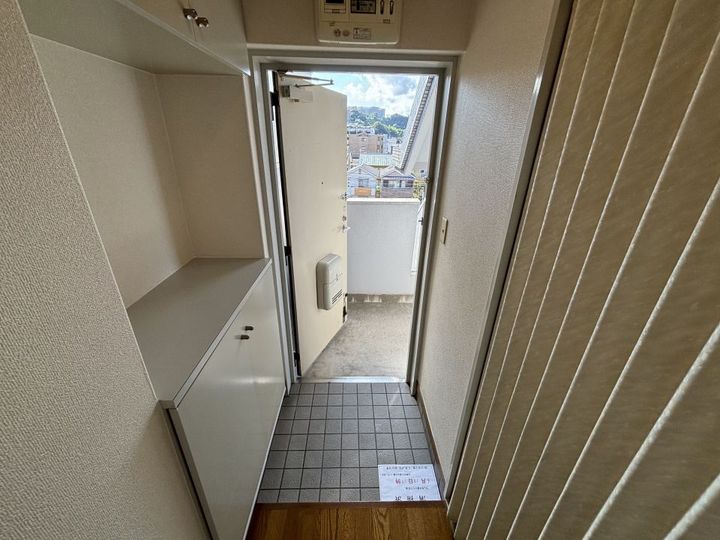 ウィンパルAの玄関