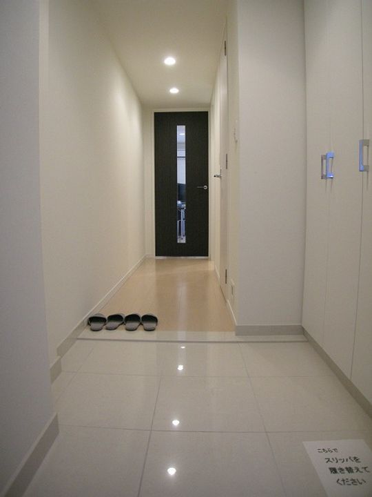 アビティ江坂の玄関