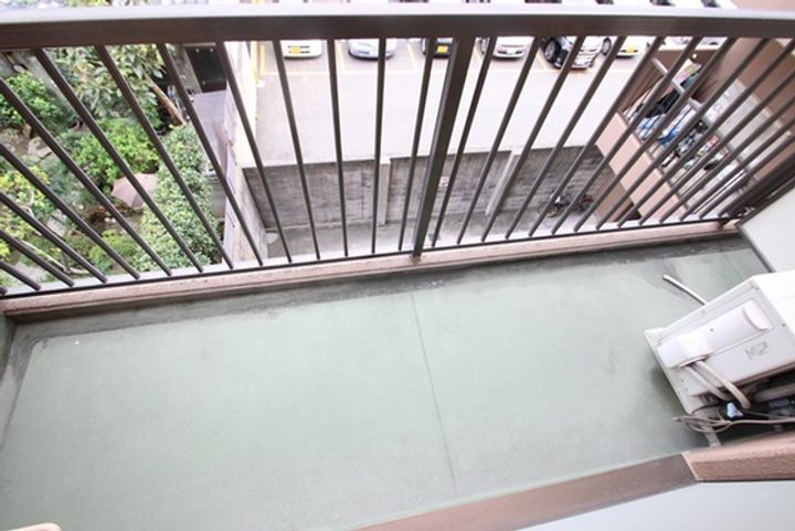 八幡ビルの内装