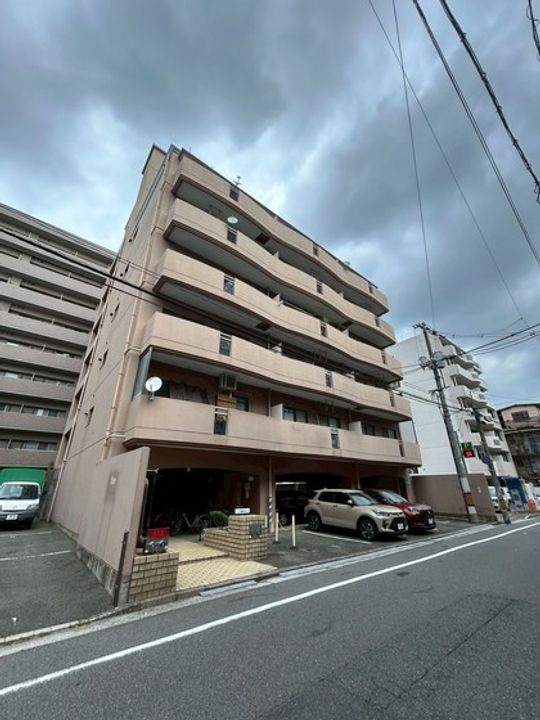 八幡ビルの外観