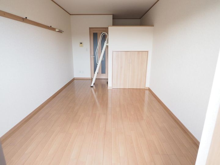 シャルマンKIWAの居間