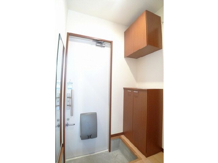 メゾンオリーブの玄関