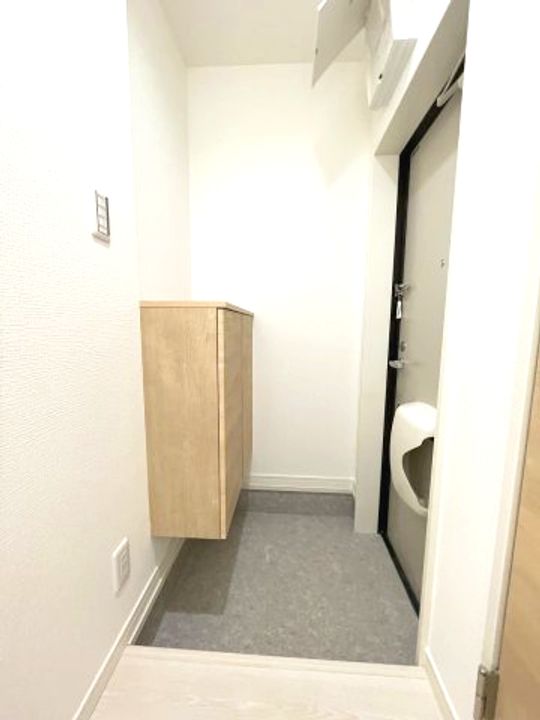 KARIN長楽町の玄関
