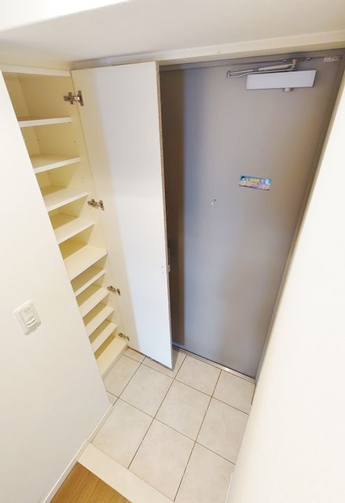 セレッソコートリバーサイドOSAKAの玄関