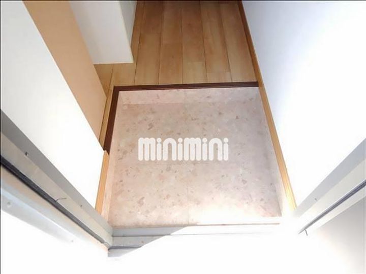 レストクラストの玄関