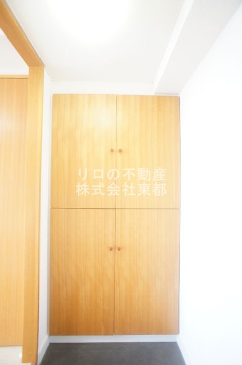 ネオコーポ芦花公園の玄関