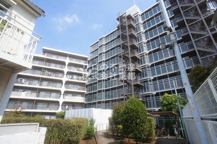 ネオコーポ芦花公園の外観