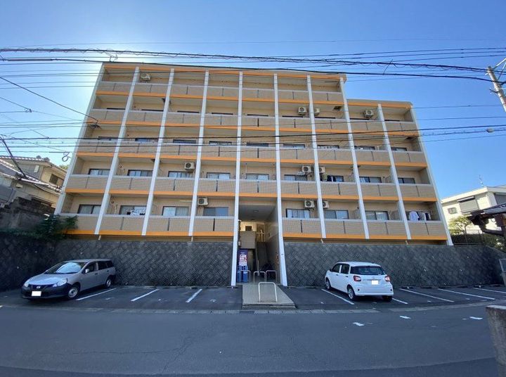 パセオ城山の外観