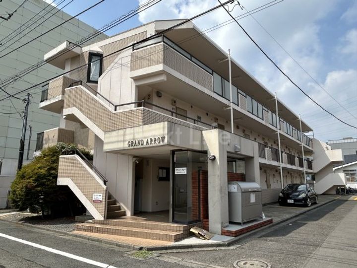 グランドアローの外観