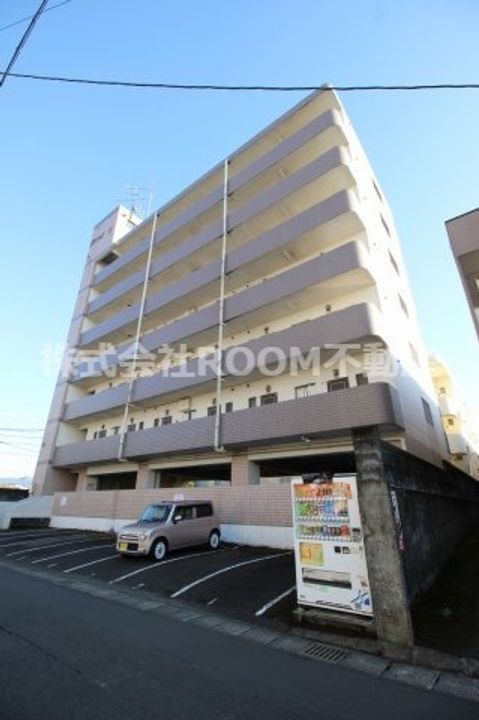 第8年見マンションの外観