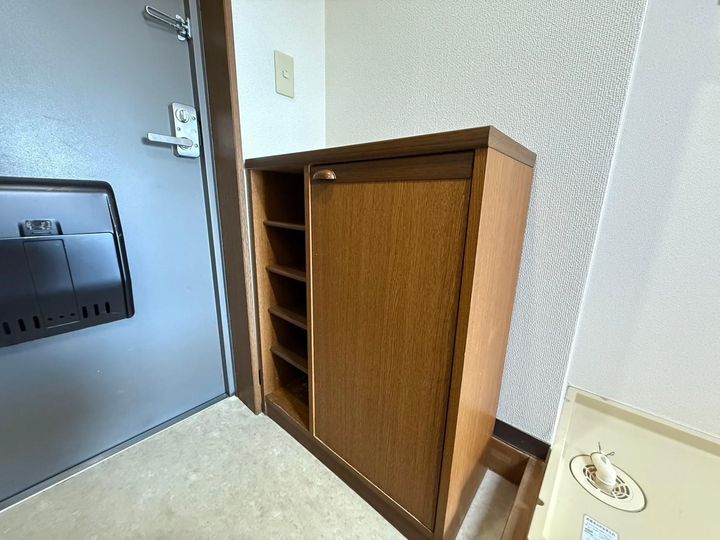 HIKOハイツの玄関