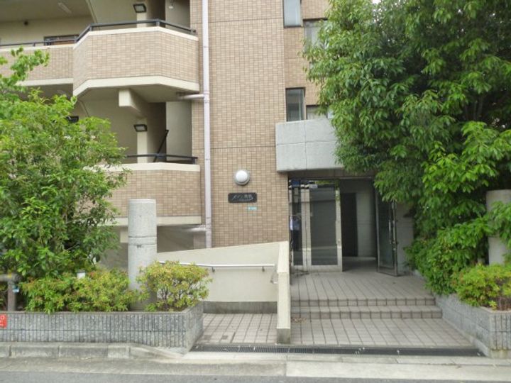 メゾン共栄の地図