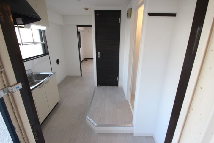 広島県広島市佐伯区五日市中央7(マンション)の賃貸物件の玄関