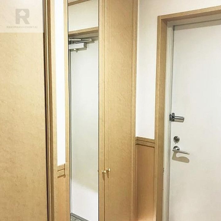 ヴェルテ忍ヶ丘II番館の玄関