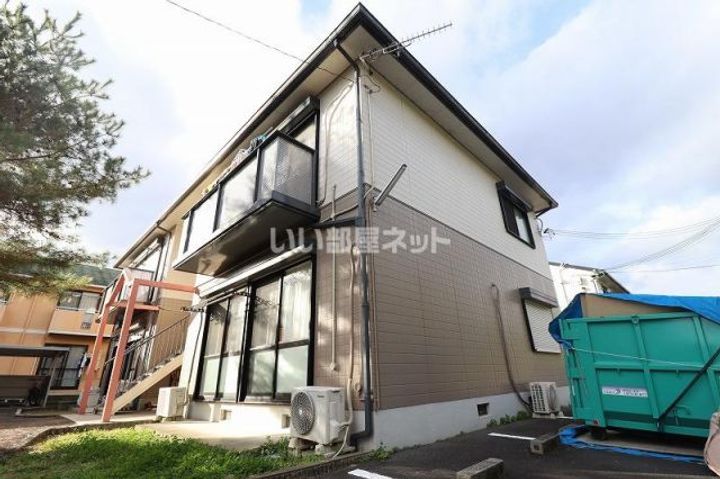 カサベルデBの外観