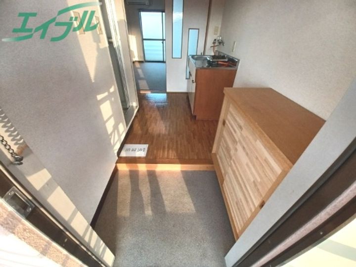 杉沢ハイツの玄関