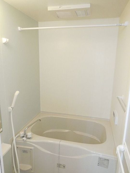 カーサ・エレガンテVの風呂