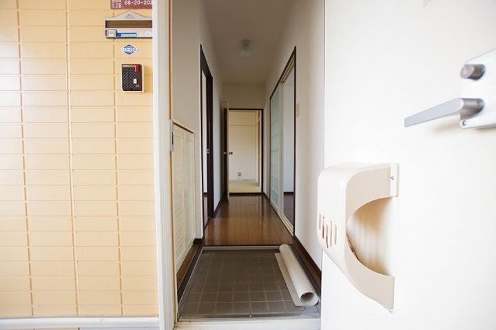 ビューティータウンA棟の玄関