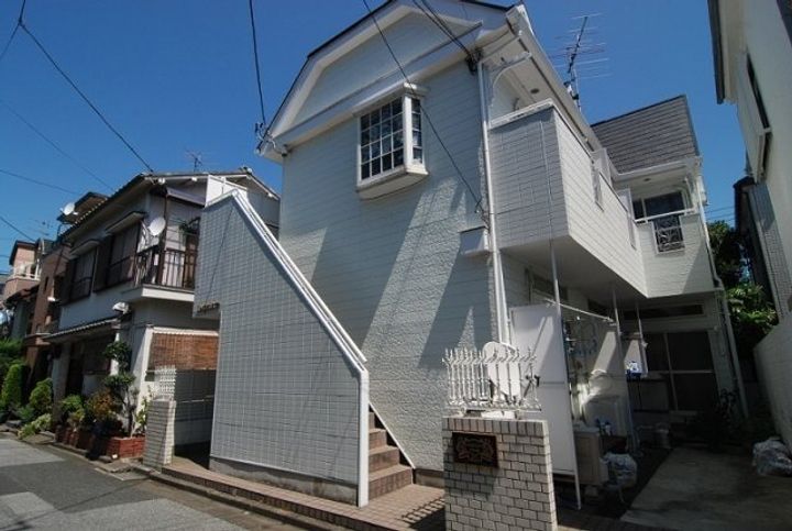 レオパレスお花茶屋の外観