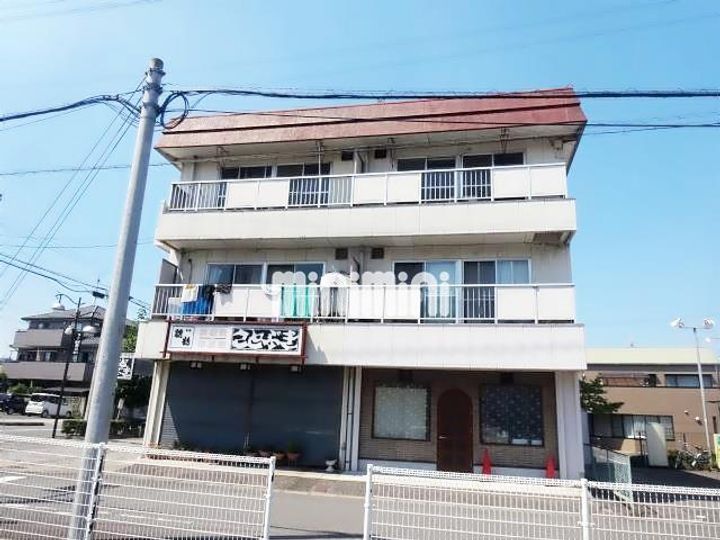 杉本ビルの外観
