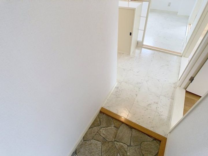 ユーフォリアハイツの玄関