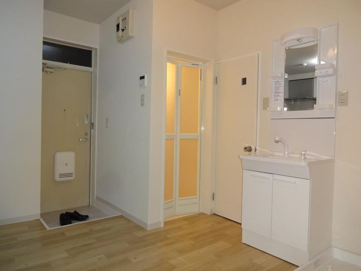 ファミール今市の玄関