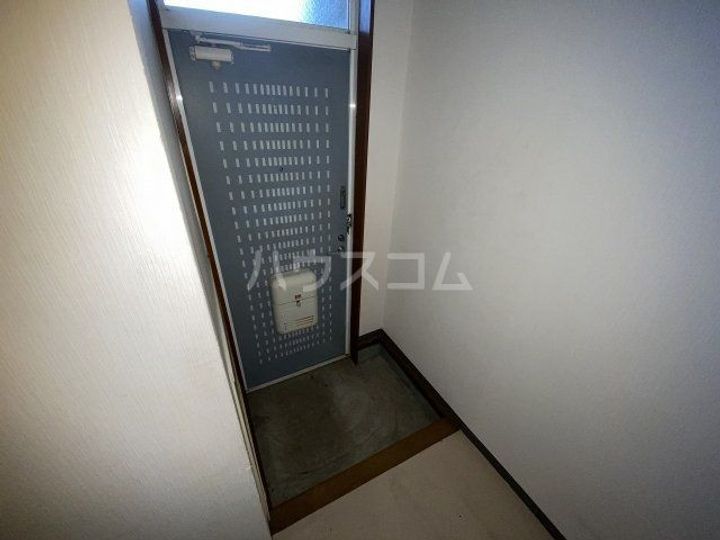 メゾンヤマダの玄関