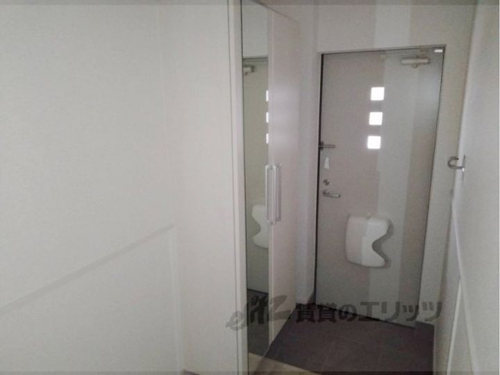 シエロガーデンかつらぎBの玄関