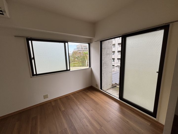 プラザスズキの居間