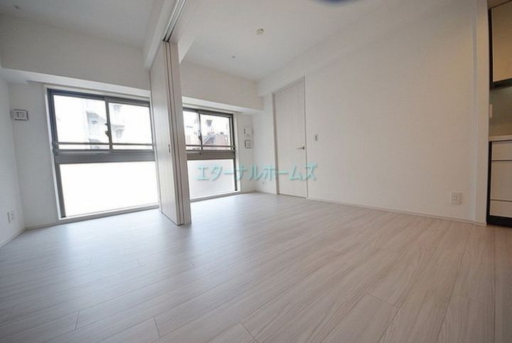 東京都千代田区神田多町2(マンション)の賃貸物件の居間